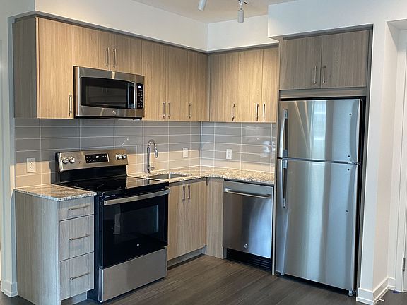 3rd image of 4010 Eglinton Ave W #1222