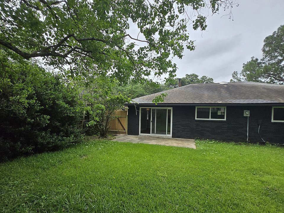 1st image of 249 Rivercrest Ave