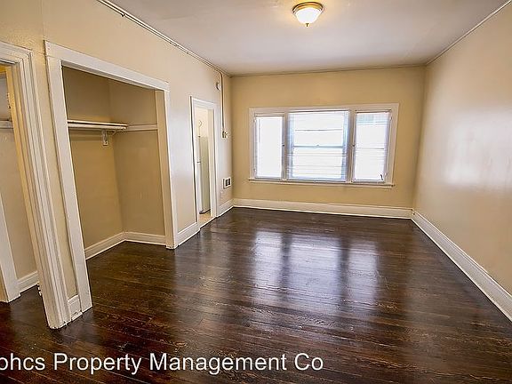 4th image of 415 S Westlake Ave APT 111
