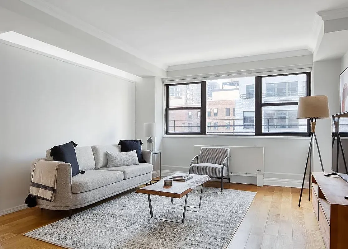 30 Cliff Street — Photo 1