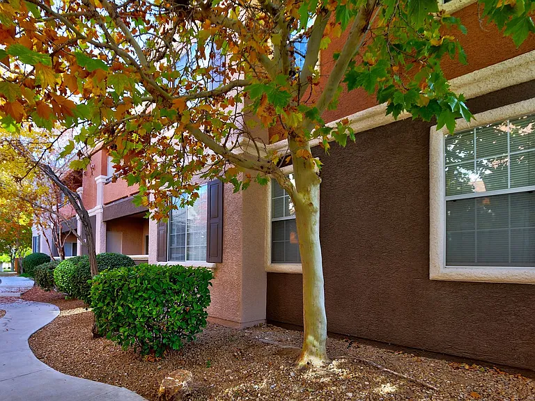 1508 Blackcombe St #202 — Photo 3