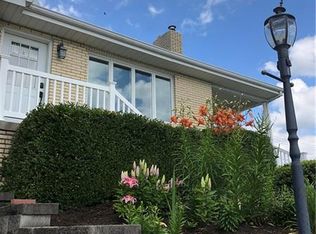 2115 Lynwood Dr, Aliquippa, PA