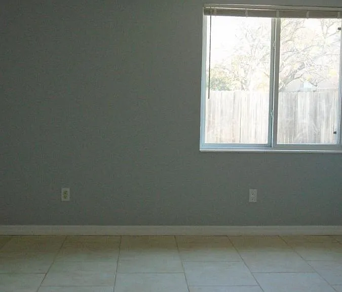 Spacious Kitchen Nook