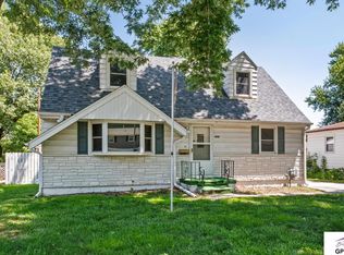 8918 Westridge Dr, Omaha, NE 68124
