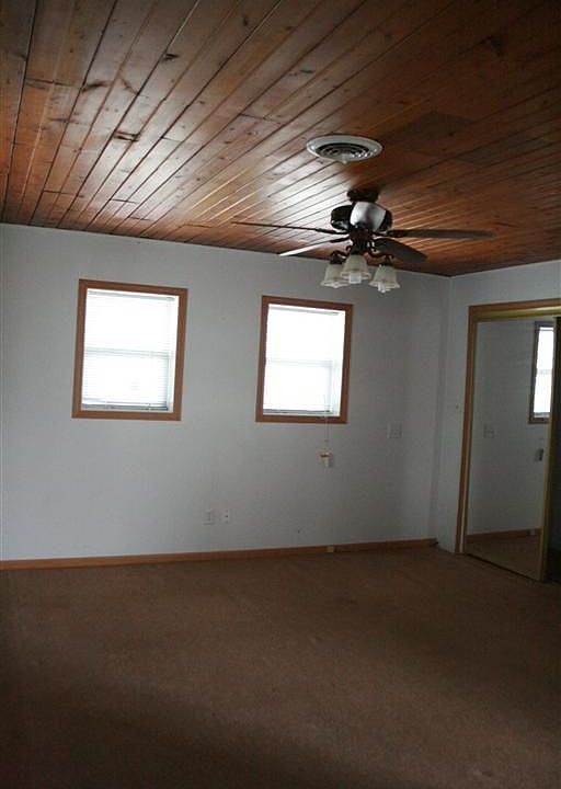 2nd image of 207 E Waupansie St