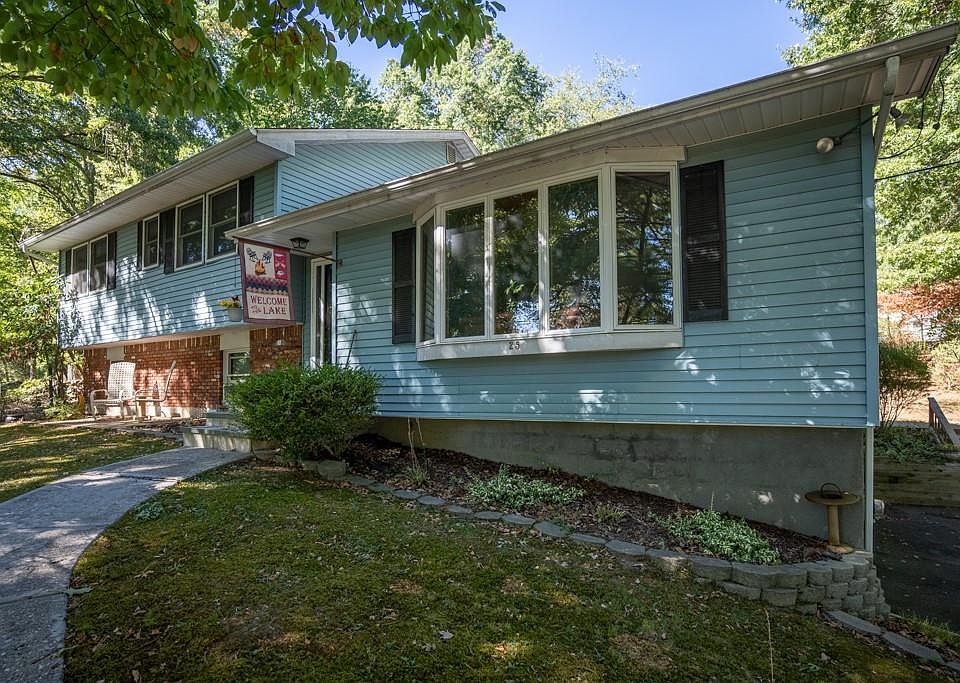 1st image of 25 Valley Drive