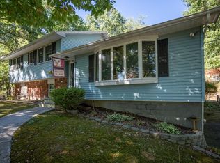 25 Valley Dr, Salisbury Mills, NY 12577