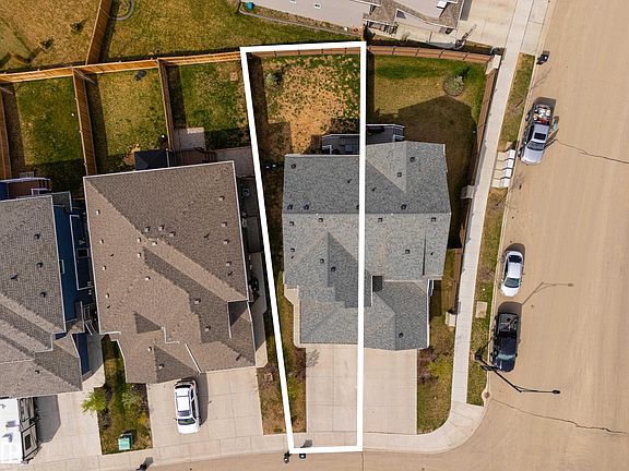 2nd image of 5106 Lark Cres NW