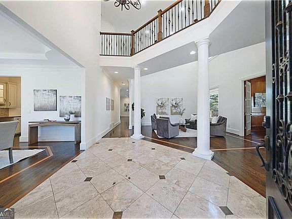 5th image of 7611 Regency Cir