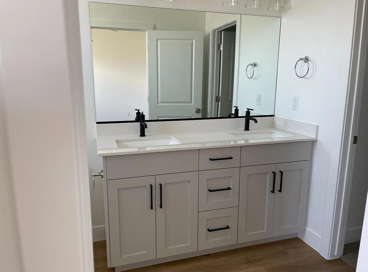 2613 E Wake Forest Ln — Photo 2