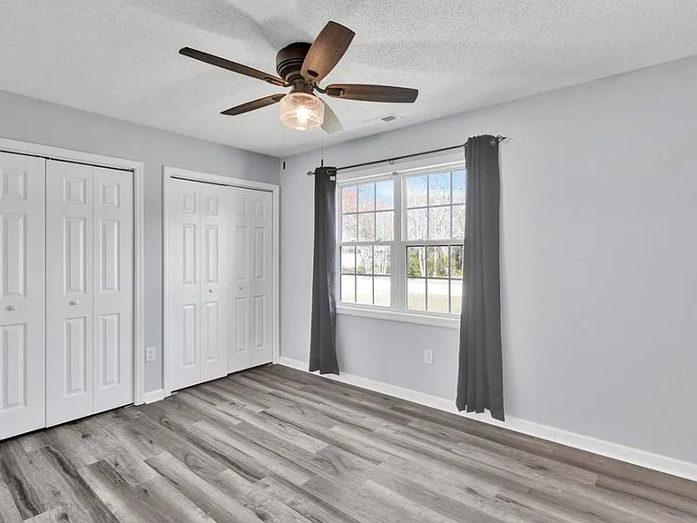 110 Foxlair Dr — Photo 10