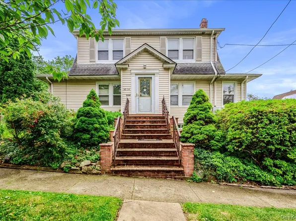 4634 Iris Lane, Great Neck, NY 11020
