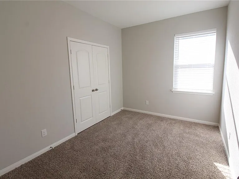 509 Washington Dr — Photo 11