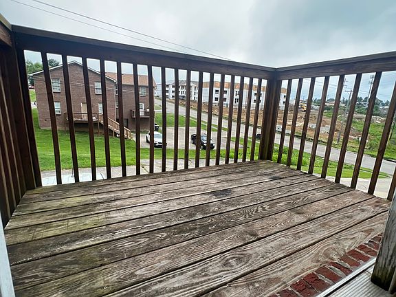 5th image of 103 Woods Trl APT 2