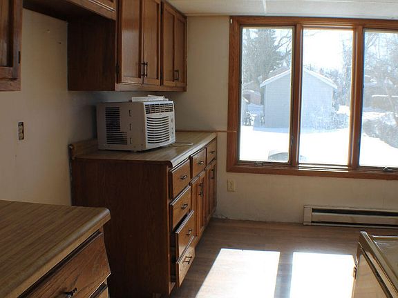 5th image of 625 6th Ave S