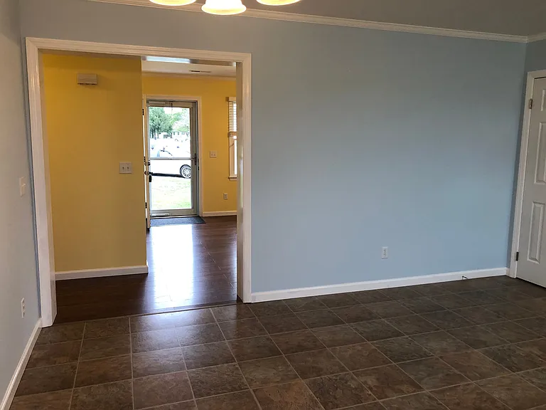 401 Hubbard Cir — Photo 10