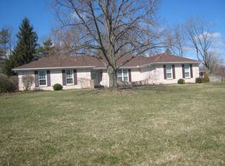 141 Walnut Grove Dr, Dayton, OH 45458