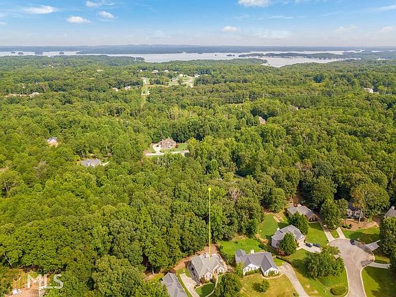 2nd image of 6636 Lake Run Dr