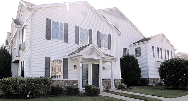 1st image of 315 Silverstone Dr #315