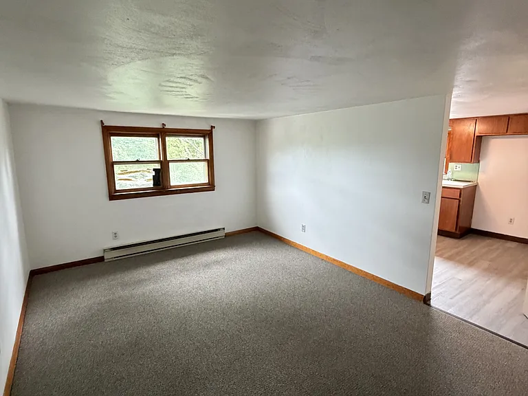 100 E Valley St #3 — Photo 5