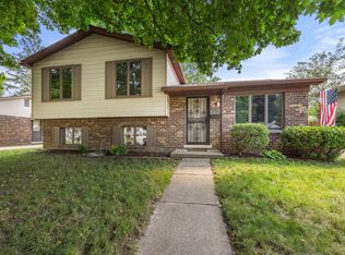16612 Waterman Dr, Roseville, MI 48066