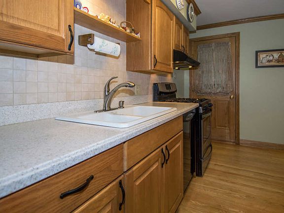 5th image of 12622 S 69th Ct