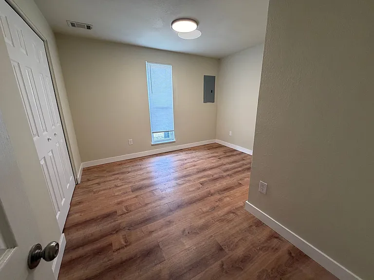 205 N West Blvd — Photo 7