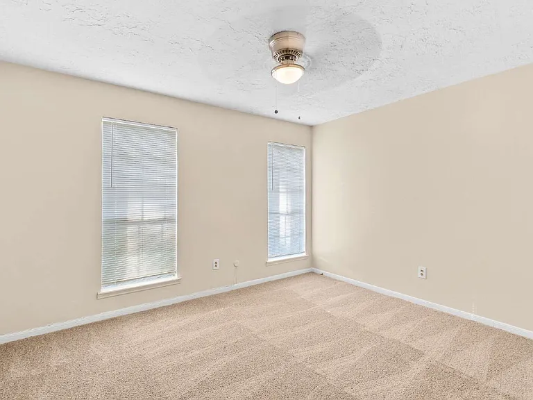 9603 Landry Blvd — Photo 5