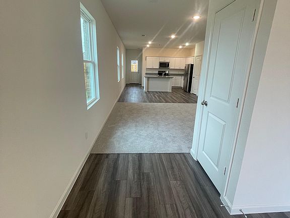 3rd image of 6051 Mojave Dr