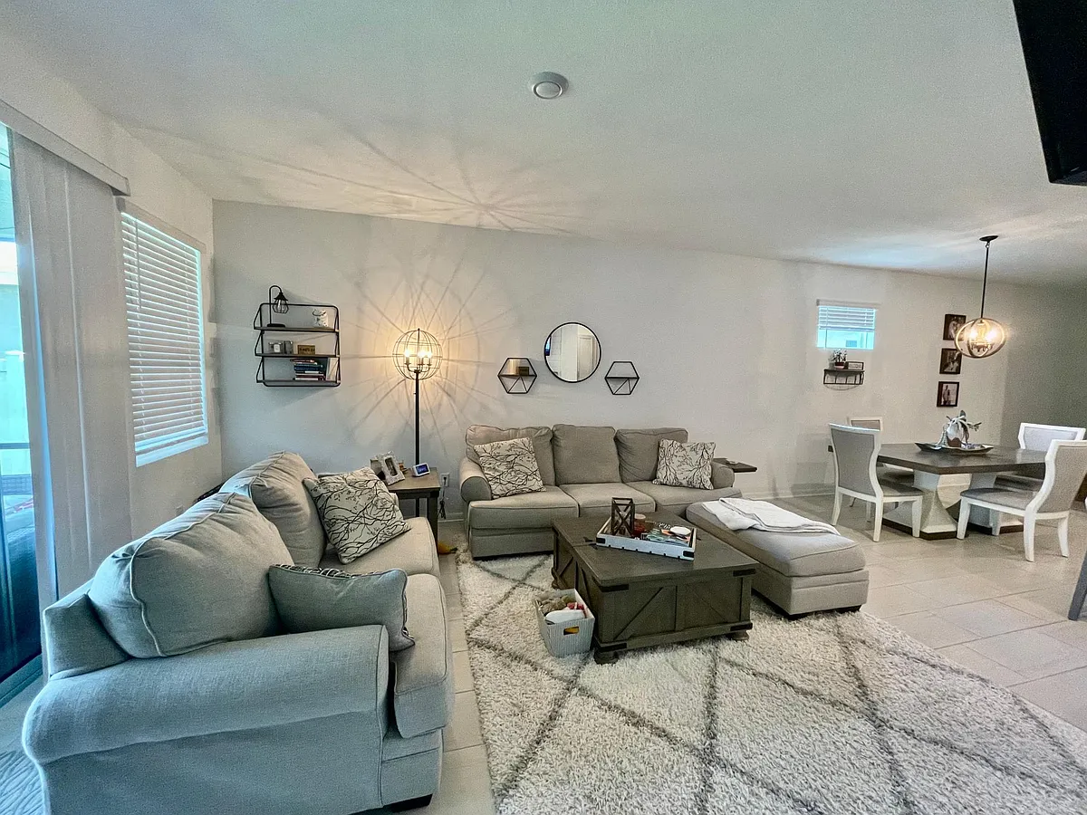 Building Photo - 5616 Los Robles Ct