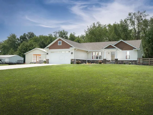 22686 Deal Rd, Gambier, OH 43022