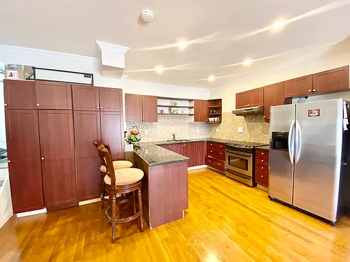 302 Grays Rd #202 Photo 1