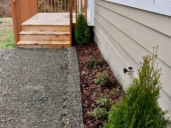 3rd image of 861 Patricia Ann Dr
