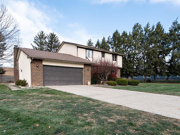 4th image of 10045 Circle Dr E