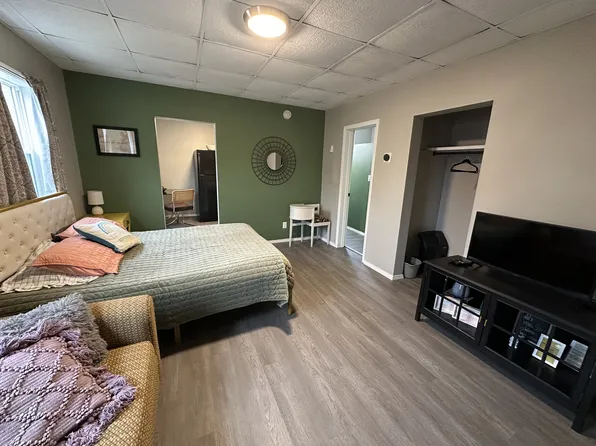 302 N Spring Ave - 2