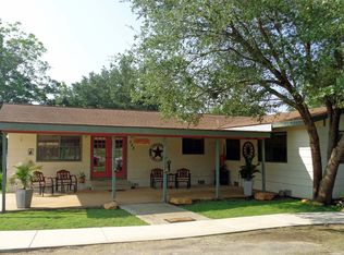 202 Tamarac St, Jourdanton, TX 78026