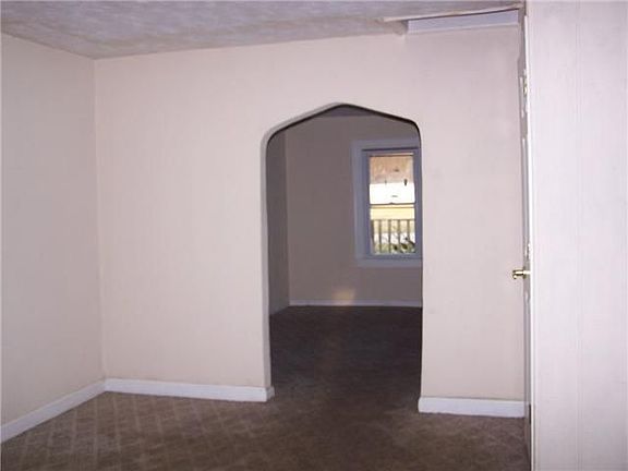 3rd image of 3304 Alice Ave