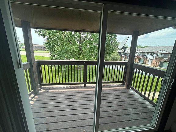 5th image of 1023 Shagbark Ct APT 2F