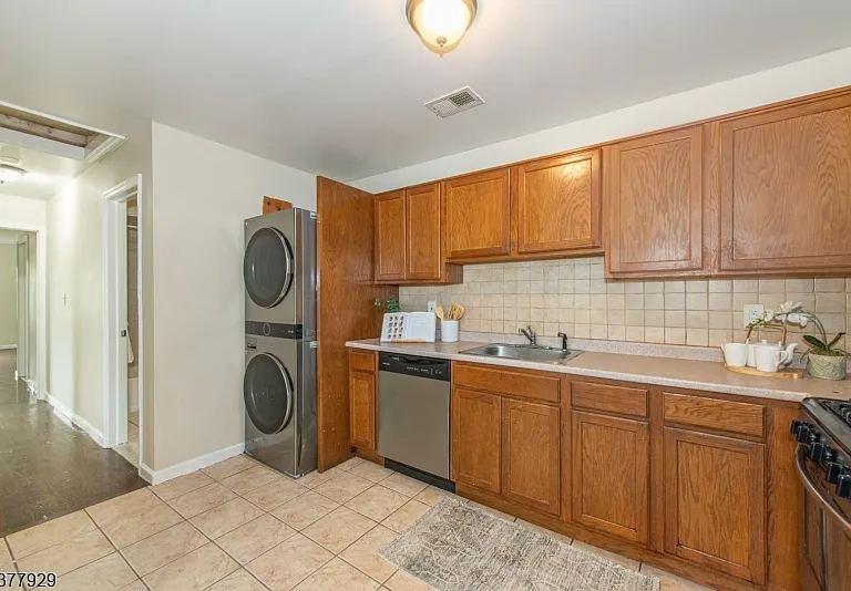 905 Olive St #2 — Photo 11