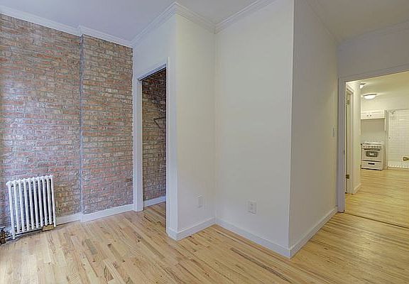 4th image of 409 W 48th St APT 2FW