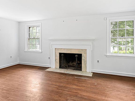 5th image of 1210 Yarmouth Rd