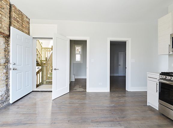 2nd image of 3656 W Shakespeare Ave