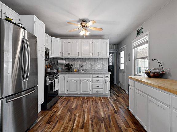 4th image of 424 W 66th Pl