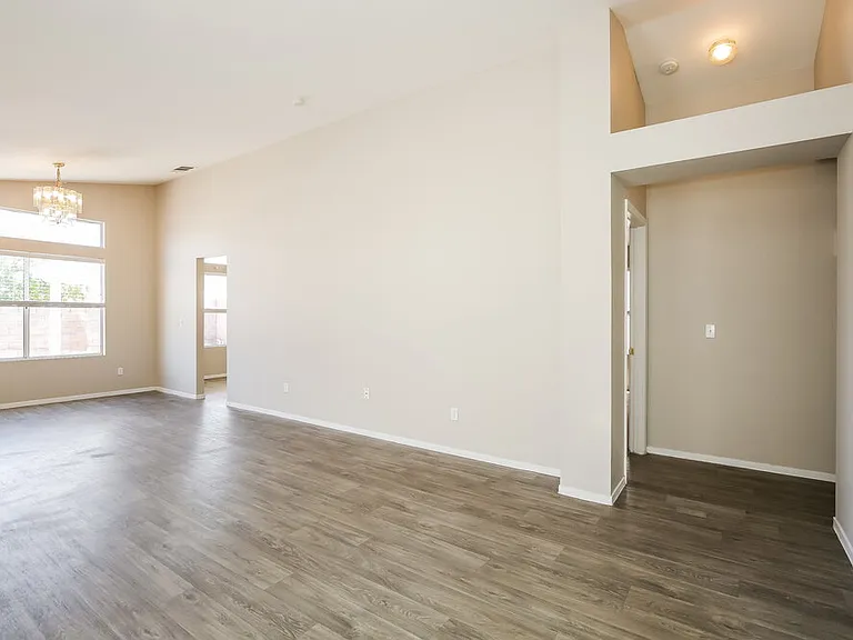 1724 Villa Vista Way — Photo 6
