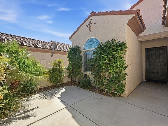 3rd image of 11533 Crimson Rose Ave