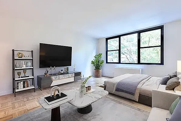 Rented by Manhattan Realty Group | media 2