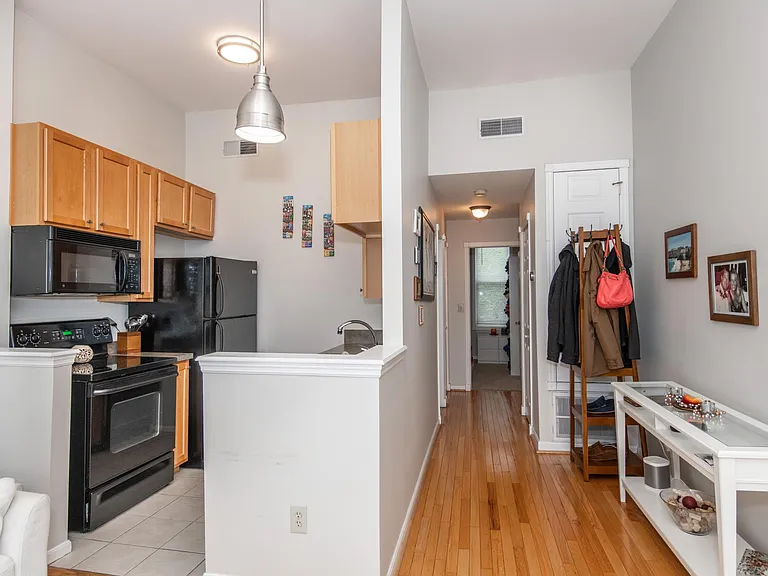 2126 Fulton Ave #3 — Photo 8