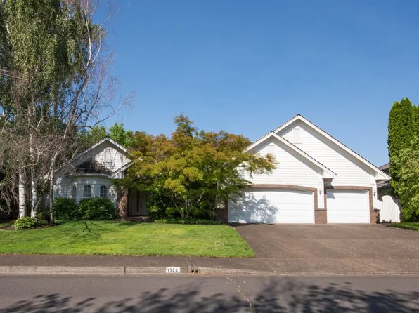 1394 Regency Dr, Eugene, OR 97401