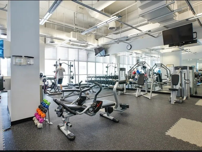 655 W Irving Park Rd #1514 — Photo 4