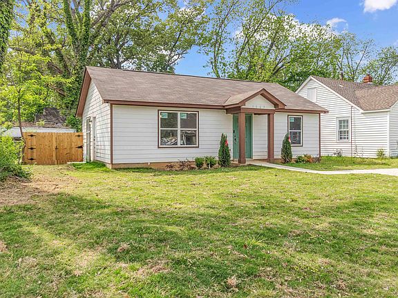 4th image of 1067 E Walthal Cir